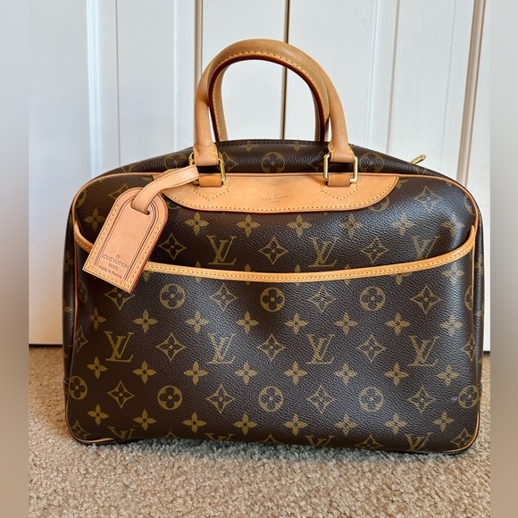 Louis Vuitton Handbags - Louis Vuitton Deauville